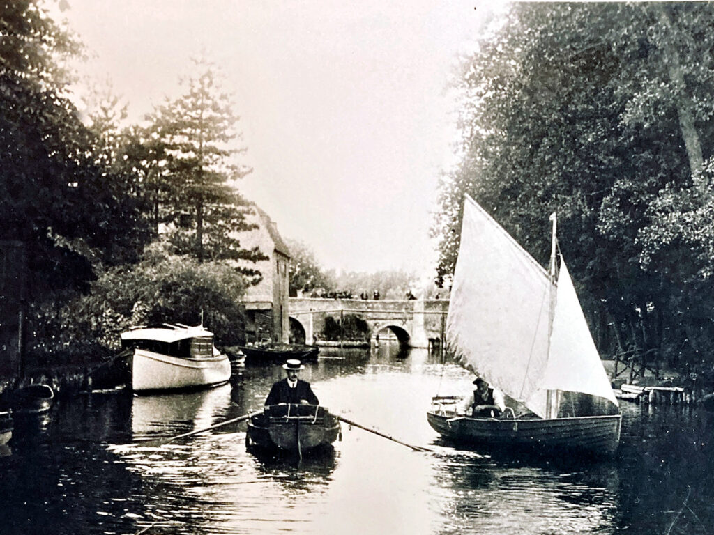 boating upstream of Brandon Bridge, early 20th century, Collection of the late Alan H. Faulkner